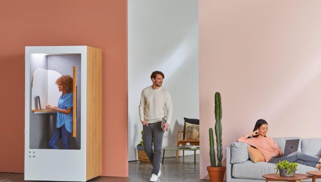 Agentschap post met team aan het werk